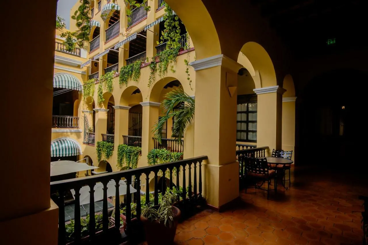 Hotel El Convento San Juan 4*,